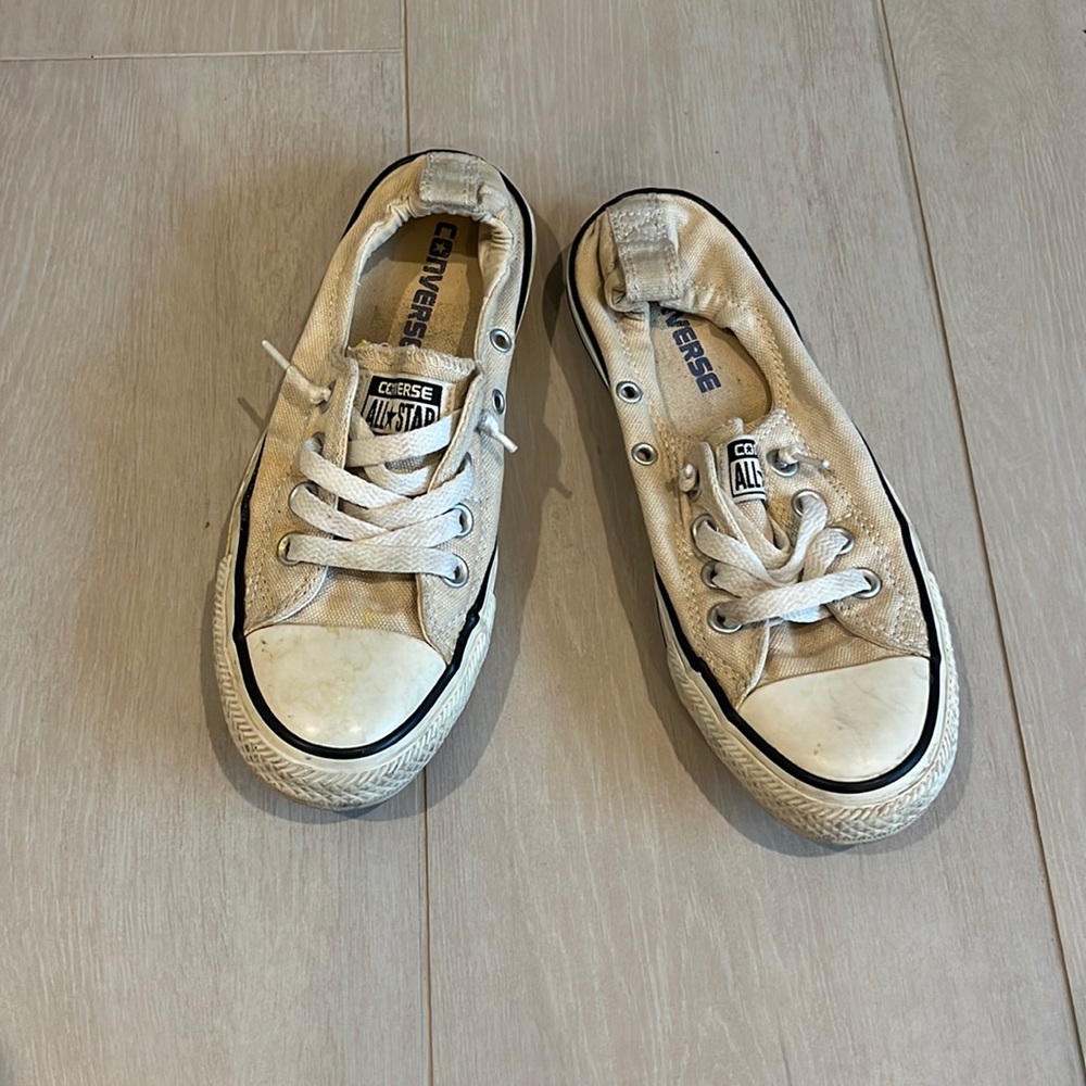 Tan converse